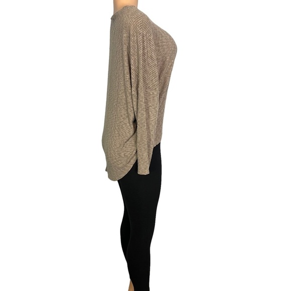 3/$30 🍂 Urban Outfitters Grey Textured Holland Henley Top - Picture 8 of 11